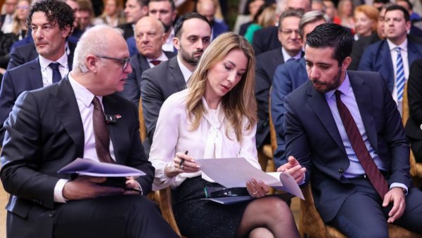 ГРЧКА ПОСТАЈЕ ВАЖАН ПАРТНЕР У ГАСНОМ СНАБДЕВАЊУ: Србија улаже у енергетску инфраструктуру више него икад (ФОТО) ГРЧКА ПОСТАЈЕ ВАЖАН ПАРТНЕР У ГАСНОМ СНАБДЕВАЊУ: Србија улаже у енергетску инфраструктуру више него икад (ФОТО)