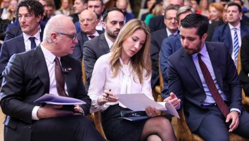 ГРЧКА ПОСТАЈЕ ВАЖАН ПАРТНЕР У ГАСНОМ СНАБДЕВАЊУ: Србија улаже у енергетску инфраструктуру више него икад (ФОТО) ГРЧКА ПОСТАЈЕ ВАЖАН ПАРТНЕР У ГАСНОМ СНАБДЕВАЊУ: Србија улаже у енергетску инфраструктуру више него икад (ФОТО)