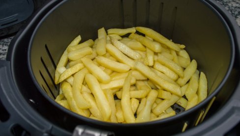 POMFRIT KAO IZ RESTORANA: Evo šta treba da uradite pre prženja POMFRIT KAO IZ RESTORANA: Evo šta treba da uradite pre prženja