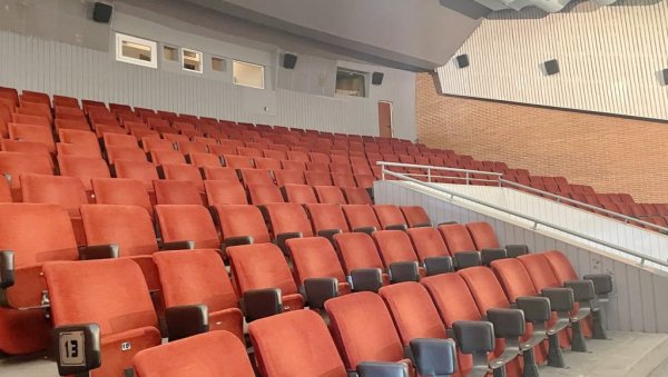 ОБНОВА САЛЕ И САВРЕМЕНО ОЗВУЧЕЊЕ: После 40 година у плану реконструкција лазаревачког центра за културу ОБНОВА САЛЕ И САВРЕМЕНО ОЗВУЧЕЊЕ: После 40 година у плану реконструкција лазаревачког центра за културу