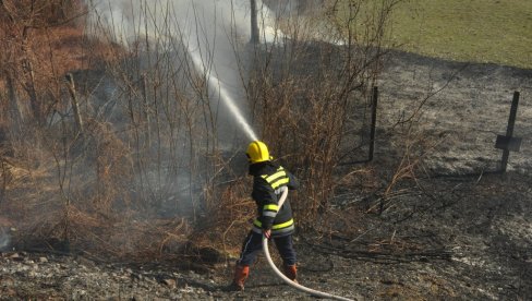 КАЗНЕ ЗА ПАЉЕЊЕ СТРЊИКЕ: Од почетка године 134 пожара на територији Рашког округа