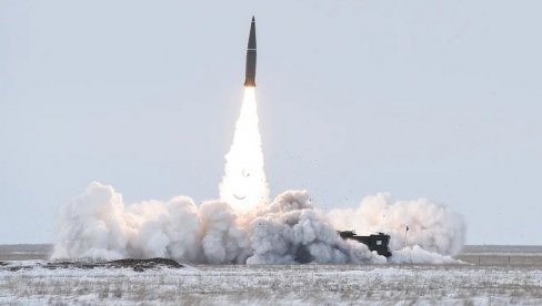 ISKANDERI UNIŠTILI DVA HIMARS-A: U oblasti Hersona ruski raketni sistemi pogodili američke višecevne lansere raketa (VIDEO)