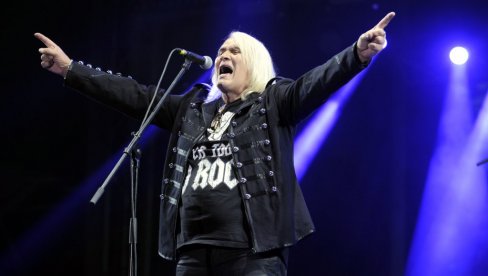 KADA KAŽEM SRETENJE POMISLIM NA USTAV: Poslednji intervju Bore Đorđevića za Večernje novosti KADA KAŽEM SRETENJE POMISLIM NA USTAV: Poslednji intervju Bore Đorđevića za Večernje novosti