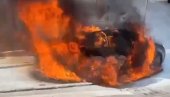 VATRENA BUKTINJA NA ZVEZDARI: Zapalio se automobil, gust dim kulja u nebo (VIDEO) VATRENA BUKTINJA NA ZVEZDARI: Zapalio se automobil, gust dim kulja u nebo (VIDEO)