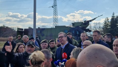 ВУЧИЋ: У току улагање 300 милиона евра у ново домаће наоружање за Војску Србије ВУЧИЋ: У току улагање 300 милиона евра у ново домаће наоружање за Војску Србије