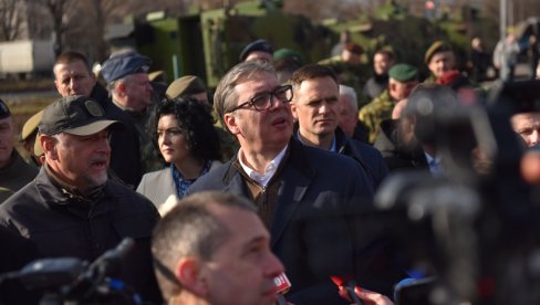 VUČIĆ OTKRIO KOJE ORUŽJE PUTIN NIKOME NE DA: Napravio je revoluciju tokom rata - čak ni Belorusiji nije dao VUČIĆ OTKRIO KOJE ORUŽJE PUTIN NIKOME NE DA: Napravio je revoluciju tokom rata - čak ni Belorusiji nije dao
