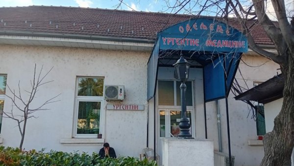 ЕВО У КАКВОМ ЈЕ СТАЊУ ДЕТЕ (3) ИЗ ПРОКУПЉА: Пало кроз прозор стана на бетон ЕВО У КАКВОМ ЈЕ СТАЊУ ДЕТЕ (3) ИЗ ПРОКУПЉА: Пало кроз прозор стана на бетон