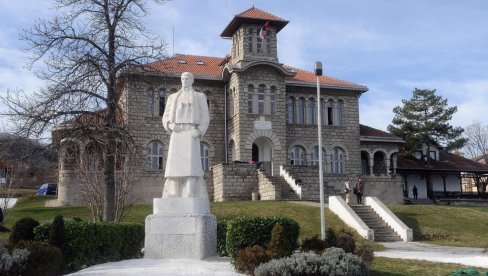 SLOBODA DUBOKO U TEMELJIMA SRBIJE: Putevima nastajanja moderne države, od ustaničkog Orašca, preko Karađorđevog Viševca do Kragujevca (VIDEO) SLOBODA DUBOKO U TEMELJIMA SRBIJE: Putevima nastajanja moderne države, od ustaničkog Orašca, preko Karađorđevog Viševca do Kragujevca (VIDEO)