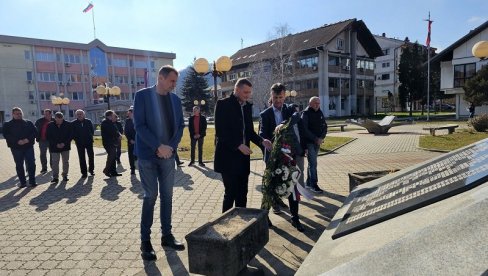 ZAHVALNOST ZA STVARANJE REPUBLIKE SRPSKE: Dan boraca RS obeležen u Ugljeviku ZAHVALNOST ZA STVARANJE REPUBLIKE SRPSKE: Dan boraca RS obeležen u Ugljeviku