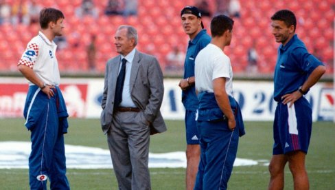 NI BATA MIRKOVIĆ MU NE MOŽE POMOĆI: Hajka na legendarnog Hrvata, dobio i otkaz NI BATA MIRKOVIĆ MU NE MOŽE POMOĆI: Hajka na legendarnog Hrvata, dobio i otkaz