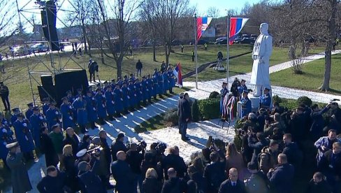 SRBIJA SLAVI DAN DRŽAVNOSTI: Vijorile se trobojke u Orašcu; Vučević - Svaki put kada čujemo reč Srbija mi se ponosimo (FOTO/VIDEO) SRBIJA SLAVI DAN DRŽAVNOSTI: Vijorile se trobojke u Orašcu; Vučević - Svaki put kada čujemo reč Srbija mi se ponosimo (FOTO/VIDEO)
