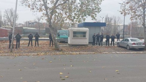 КУРТИЈЕВА ПОЛИЦИЈА ПРЕТУКЛА СРБИНА? Мушкарац из Лепосавића после привођења морао да потражи лекарску помоћ КУРТИЈЕВА ПОЛИЦИЈА ПРЕТУКЛА СРБИНА? Мушкарац из Лепосавића после привођења морао да потражи лекарску помоћ