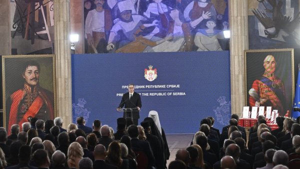 ОДЛИКОВАЊА ЗА ДИЈАСПОРУ: Председник Вучић одликовао истакнуте појединце и организације ОДЛИКОВАЊА ЗА ДИЈАСПОРУ: Председник Вучић одликовао истакнуте појединце и организације