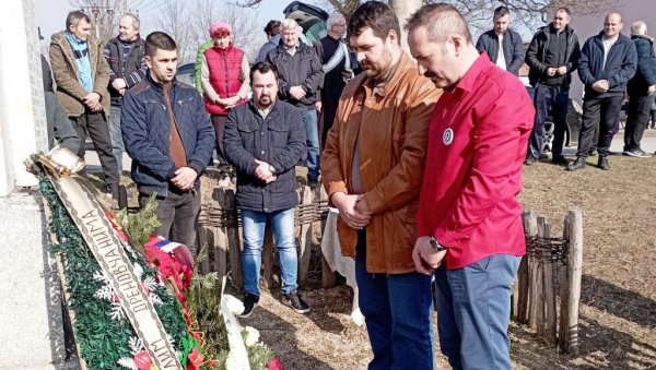ПОМЕН ГЕНЕРАЛУ ИЛИЈИ ГОЈКОВИЋУ: У Дреновцу окупљање поводом 107 година од његове смрти (ФОТО) ПОМЕН ГЕНЕРАЛУ ИЛИЈИ ГОЈКОВИЋУ: У Дреновцу окупљање поводом 107 година од његове смрти (ФОТО)