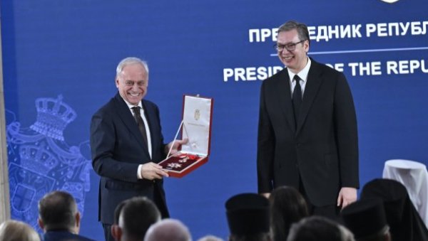 СРЕТЕЊСКИ ОРДЕН ЗА ВЕЧЕРЊЕ НОВОСТИ: Државно признање у име компаније примио Милорад Вучелић (ВИДЕО) СРЕТЕЊСКИ ОРДЕН ЗА ВЕЧЕРЊЕ НОВОСТИ: Државно признање у име компаније примио Милорад Вучелић (ВИДЕО)