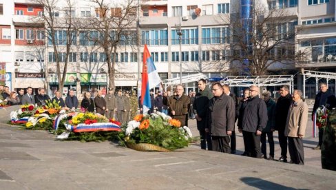 U ČAST SRPSKIH JUNAKA: I u Kraljevu obeležen Dan državnosti U ČAST SRPSKIH JUNAKA: I u Kraljevu obeležen Dan državnosti