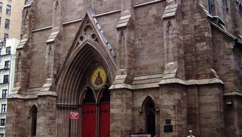 PATRIJARH PORFIRIJE STIŽE U NJUJORK: Služi liturgiju u Sabornoj crkvi Svetoga Save na Menhetnu PATRIJARH PORFIRIJE STIŽE U NJUJORK: Služi liturgiju u Sabornoj crkvi Svetoga Save na Menhetnu