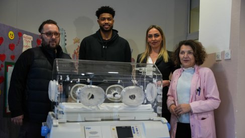 ZA NAJMLAĐE NIŠKE BORCE: Fondacija Mozzart i KK Partizan uručili inkubator Kliničkom centru Niš ZA NAJMLAĐE NIŠKE BORCE: Fondacija Mozzart i KK Partizan uručili inkubator Kliničkom centru Niš