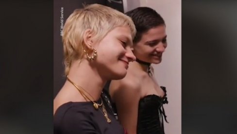 NA ROĐENJU OTETE OD MAJKE, PA PRODANE NA CRNOM TRŽIŠTU: Sudbina spojila sestre bliznakinje posle 22 godine (VIDEO) NA ROĐENJU OTETE OD MAJKE, PA PRODANE NA CRNOM TRŽIŠTU: Sudbina spojila sestre bliznakinje posle 22 godine (VIDEO)