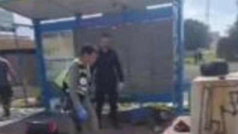 (UZNEMIRUJUĆE) TROJE UBIJENO, ČETVORO RANJENO U TERORISTIČKOM NAPADU U IZRAELU: Pucao na ljude na autobuskoj stanici, pa likvidiran (VIDEO) (UZNEMIRUJUĆE) TROJE UBIJENO, ČETVORO RANJENO U TERORISTIČKOM NAPADU U IZRAELU: Pucao na ljude na autobuskoj stanici, pa likvidiran (VIDEO)