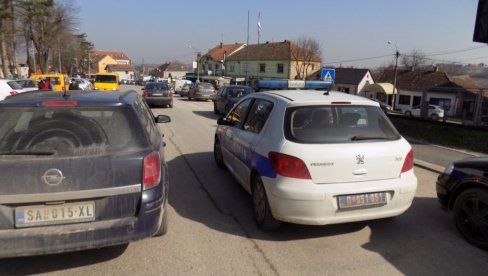 ODUZETA MU DVA KILOGRAMA DROGE: Uhapšen muškarac iz okoline Vladimiraca ODUZETA MU DVA KILOGRAMA DROGE: Uhapšen muškarac iz okoline Vladimiraca
