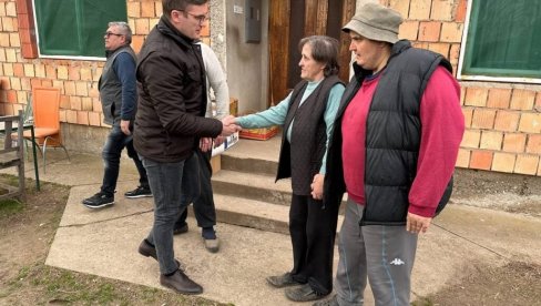 POPOVIĆIMA STIŽE POMOĆ: Porodica iz okoline Obrenovca živi bez struje i vode POPOVIĆIMA STIŽE POMOĆ: Porodica iz okoline Obrenovca živi bez struje i vode