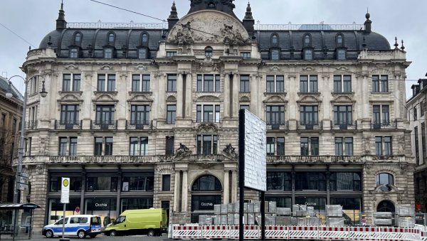 НОВА УСЛУГА ГУГЛМАПСА У НЕМАЧКОЈ: Ускоро и информације о доласку јавног превоза