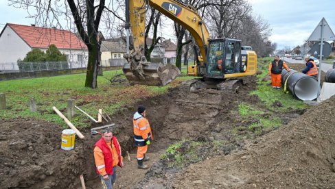 VEĆ DRUGU GODINU, UPRAVA ZA KAPITALNA ULAGANJA AP VOJVODINE POMAŽE MODERNIZACIJU OPŠTINE U SREMU   Ruma dobija prvi bulevar