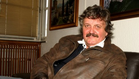 ОАЗА МИРА И ЗЕЛЕНИЛА: Дом Радоша Бајића ограђен зидовима - породица чува своју приватност (ФОТО) ОАЗА МИРА И ЗЕЛЕНИЛА: Дом Радоша Бајића ограђен зидовима - породица чува своју приватност (ФОТО)