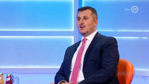 PAVLOVIĆ SE DEBELO PRERAČUNAO: Izneo brojke koje su dodatno pokopale Đilasovu koaliciju (VIDEO) PAVLOVIĆ SE DEBELO PRERAČUNAO: Izneo brojke koje su dodatno pokopale Đilasovu koaliciju (VIDEO)