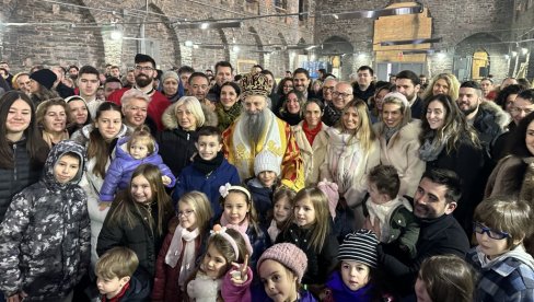 СВЕЧАНО У ХРАМУ СВЕТОГ САВЕ НА МЕНХЕТНУ: Патријарх Порфирије служио литургију на трећу годишњицу од како је изабран
