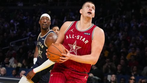 JOKIĆU, SRBINE! Nikola je ovim potezom tokom Ol-star utakmice oduševio sve u Srbiji (FOTO) JOKIĆU, SRBINE! Nikola je ovim potezom tokom Ol-star utakmice oduševio sve u Srbiji (FOTO)
