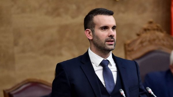 МИЛОЈКО СПАЈИЋ:Закључен уговор за израду идејног пројекта за деоницу ауто-пута Андријевица-Беране-Бољаре (ФОТО) МИЛОЈКО СПАЈИЋ:Закључен уговор за израду идејног пројекта за деоницу ауто-пута Андријевица-Беране-Бољаре (ФОТО)