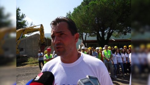 UHAPŠEN DOSKORAŠNJI SUVLASNIK BEMAKSA: Akcija Specijalnog Policijskog odeljenja u Podgorici, Aco Mijajlović iza rešetaka UHAPŠEN DOSKORAŠNJI SUVLASNIK BEMAKSA: Akcija Specijalnog Policijskog odeljenja u Podgorici, Aco Mijajlović iza rešetaka