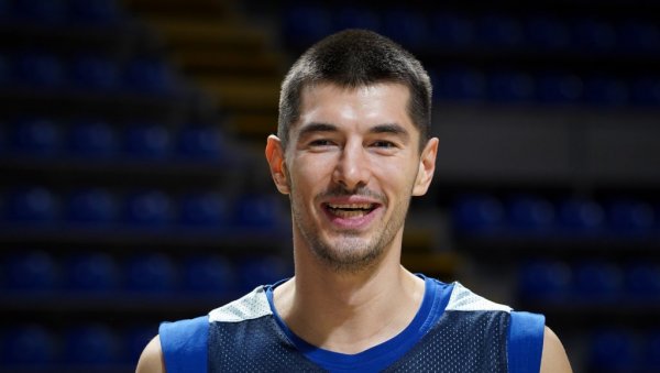 ПРЕСРЕЋАН САМ ШТО САМ ДЕО ТАКО ВЕЛИКОГ КЛУБА! Лука Митровић по доласку у ЦСКА