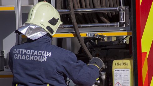 VATROGASCI IZ GACKA OBNAVLJAJU OPREMU: Nove uniforme za efikasniji rad VATROGASCI IZ GACKA OBNAVLJAJU OPREMU: Nove uniforme za efikasniji rad