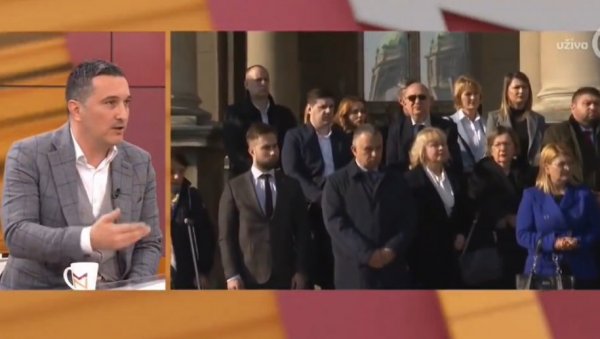 ЛЕПО ЈЕ РЕКАО ВУЧИЋ - ГЛАС ЗА МИЛОША ЈОВАНОВИЋА ЈЕ ГЛАС ЗА ЂИЛАСА: ДСС не пропушта прилику да изјави љубав Ђиласу (ВИДЕО) ЛЕПО ЈЕ РЕКАО ВУЧИЋ - ГЛАС ЗА МИЛОША ЈОВАНОВИЋА ЈЕ ГЛАС ЗА ЂИЛАСА: ДСС не пропушта прилику да изјави љубав Ђиласу (ВИДЕО)