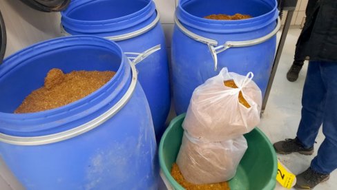 POLICIJA MU PRONAŠLA 277 KILOGRAMA DUVANA: Bujanovčanin izvršio nedozvoljen promet akciznih proizvoda POLICIJA MU PRONAŠLA 277 KILOGRAMA DUVANA: Bujanovčanin izvršio nedozvoljen promet akciznih proizvoda