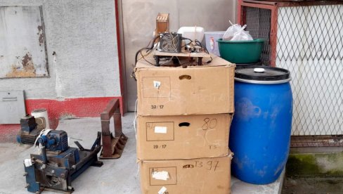 У КОМБИЈУ 400 КИЛОГРАМА ДУВАНА: Кривична пријава мештанину Куцуре осумњиченом за недозвољен промет акцизним производима У КОМБИЈУ 400 КИЛОГРАМА ДУВАНА: Кривична пријава мештанину Куцуре осумњиченом за недозвољен промет акцизним производима