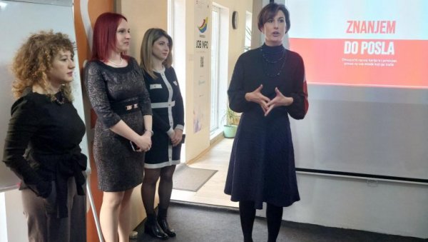 УЗ ЏОБ ИНФО ЦЕНТАР ЛАКШЕ ДО ПОСЛА: У Смедереву отворен центар за подршку младима у запошљавању и каријери УЗ ЏОБ ИНФО ЦЕНТАР ЛАКШЕ ДО ПОСЛА: У Смедереву отворен центар за подршку младима у запошљавању и каријери