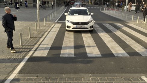 UBRZANO PROPADANJE ULICA I TROTOARA DOVODI U SUMNJU POŠTOVANJE STANDARDA I PROCEDURE RADOVA: Najvažniji materijal i vremenski uslovi UBRZANO PROPADANJE ULICA I TROTOARA DOVODI U SUMNJU POŠTOVANJE STANDARDA I PROCEDURE RADOVA: Najvažniji materijal i vremenski uslovi
