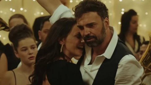 EVO ŠTA SE DEŠAVALO IZA KAMERA NA SNIMANJU JORGOVANA: Ivana Bosiljčića oblio znoj, Slobodi Mićalović gola leđa EVO ŠTA SE DEŠAVALO IZA KAMERA NA SNIMANJU JORGOVANA: Ivana Bosiljčića oblio znoj, Slobodi Mićalović gola leđa