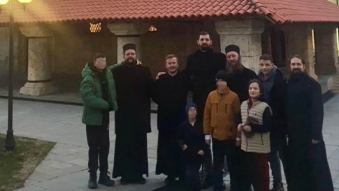 VELIKO SRCE NIKOLE MIROTIĆA! Slavni košarkaš usred sezone posetio Kosovo i srpske svetinje VELIKO SRCE NIKOLE MIROTIĆA! Slavni košarkaš usred sezone posetio Kosovo i srpske svetinje