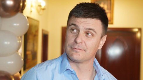 ЛЕПОТИЦА СТАРЕ ЈУГЕ: Вуковог оца сви знамо, а ово је мајка познатог глумца (ФОТО) ЛЕПОТИЦА СТАРЕ ЈУГЕ: Вуковог оца сви знамо, а ово је мајка познатог глумца (ФОТО)