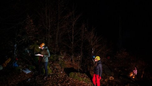 DRAMA U SLOVENIJI: Čovek upao u pećinu duboku 150 metara, akcija spasavanja odložena (FOTO)