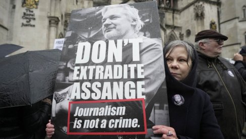 AMERIKA DALA GARANCIJE ZA ASANŽA: Mogao bi ostatak života da provede u zatvoru zbog svog nagrađivanog novinarskog posla