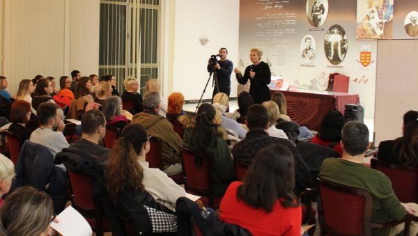 ЉУБАВ И ЧВРСТЕ ГРАНИЦЕ: Предавање Како васпитавати без критиковања у Краљеву ЉУБАВ И ЧВРСТЕ ГРАНИЦЕ: Предавање Како васпитавати без критиковања у Краљеву