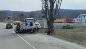 AUTOMOBIL ZAVRŠIO NA KROVU: Teška saobraćajna nesreća kod Ritopeka (FOTO/VIDEO) AUTOMOBIL ZAVRŠIO NA KROVU: Teška saobraćajna nesreća kod Ritopeka (FOTO/VIDEO)