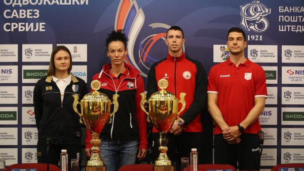 ЧЕТИРИ ЖЕЉЕ - ДВА ТРОФЕЈА: У Обреновцу ће у недељу у финалу Купа играту играчи Младог радника и Војводине и одбојкашице ТЕНТ-а и Јединства ЧЕТИРИ ЖЕЉЕ - ДВА ТРОФЕЈА: У Обреновцу ће у недељу у финалу Купа играту играчи Младог радника и Војводине и одбојкашице ТЕНТ-а и Јединства