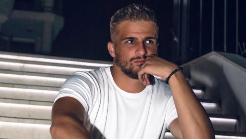 KRAJ BENDA POSLE 11 GODINA: Emir Lapsus nastavlja solo karijeru (FOTO) KRAJ BENDA POSLE 11 GODINA: Emir Lapsus nastavlja solo karijeru (FOTO)
